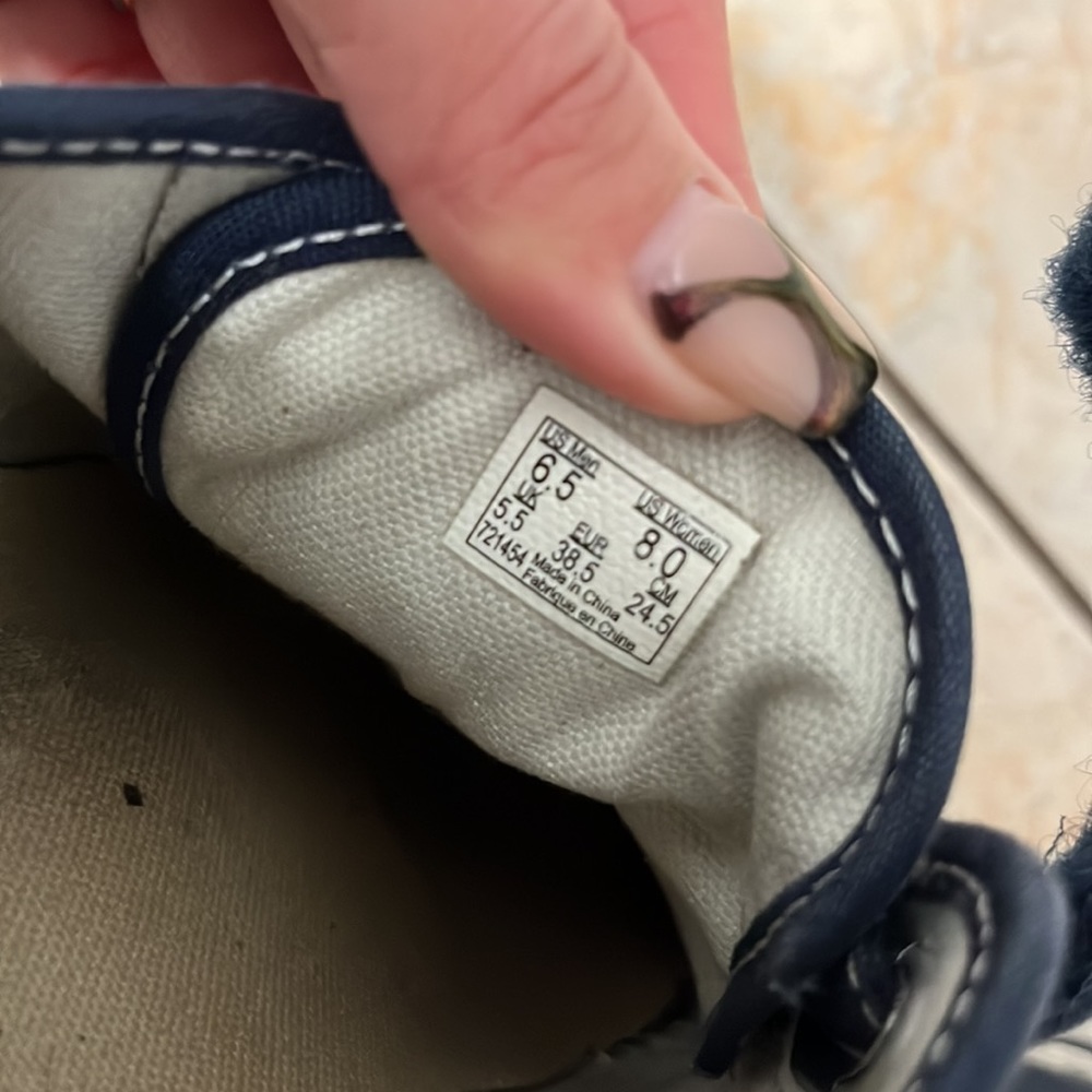 Vans - Picture 7 of 7